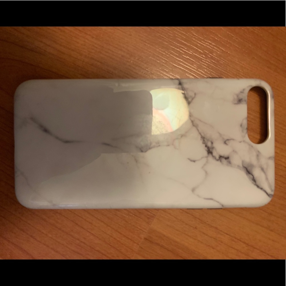 Bundle Of Three Iphone 7 Plus Cases - image 3